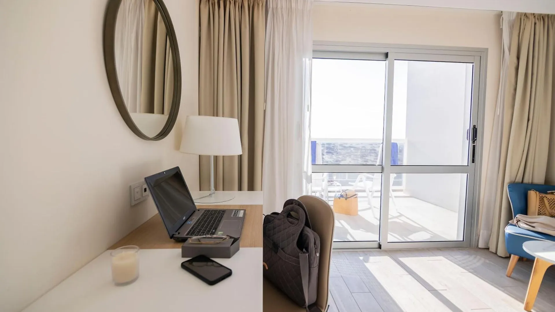 ***  Hotel Boutique Tao Caleta Mar Коральео Испания