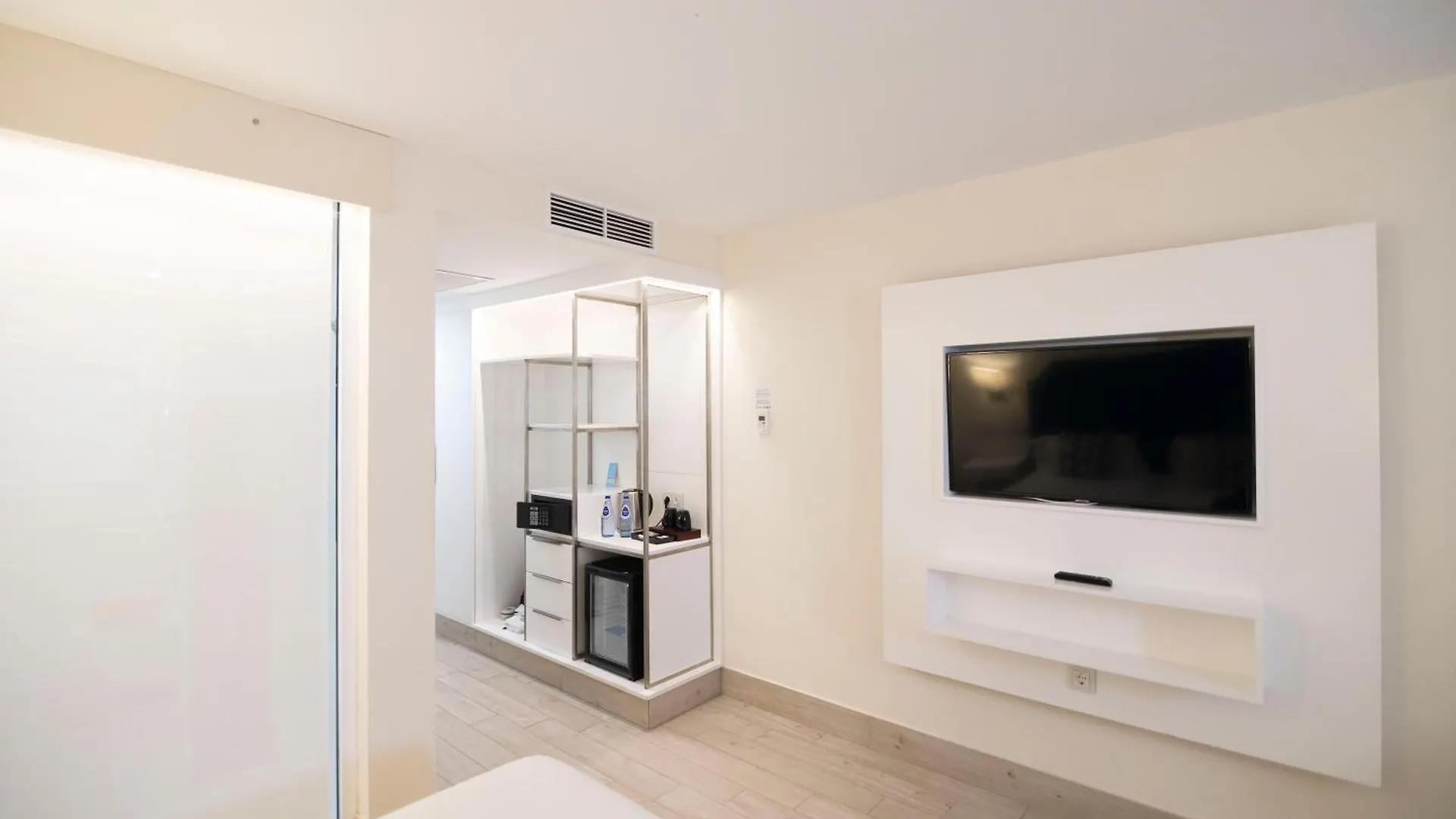 Hotel Boutique Tao Caleta Mar Коральео