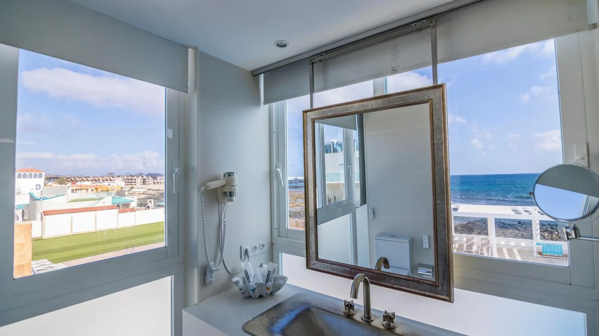 Hotel Boutique Tao Caleta Mar Коральео